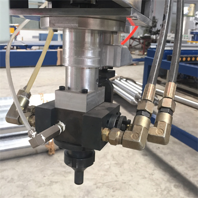 Μηχάνημα αφρού πολυουρεθάνης υψηλής πίεσης Μηχανή σωλήνων πλαστικού σπειροειδούς περιβλήματος HDPE για παραγωγή προμονωμένων σωλήνων/πλαστικής μηχανής